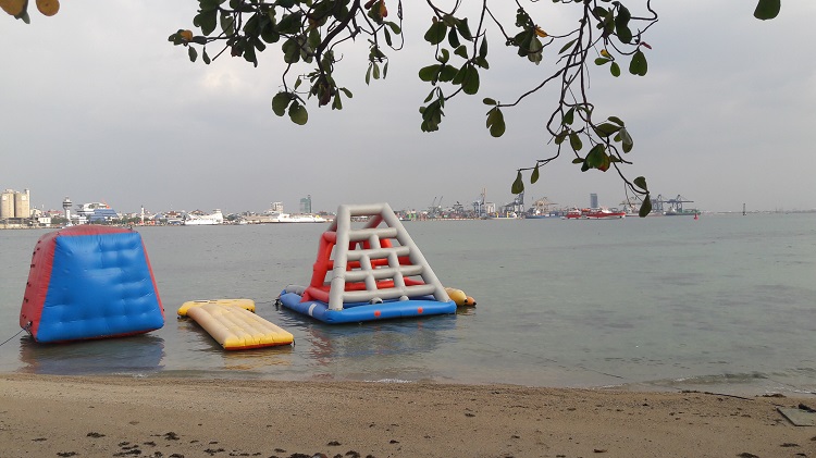 Kesasar di Pulau Khayangan Makassar