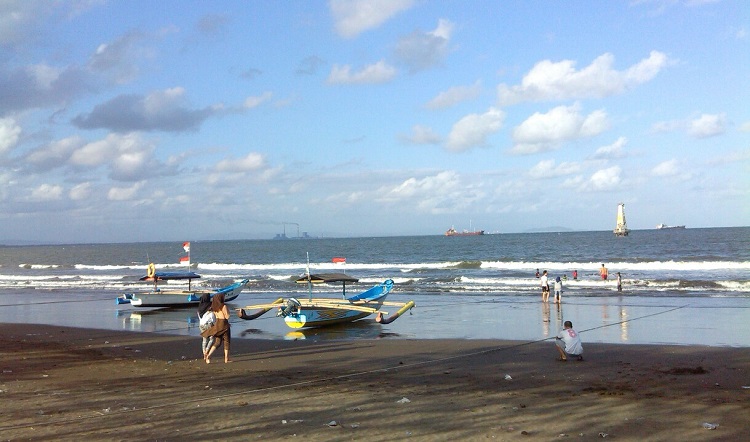 Pantai Teluk Penyu Cilacap