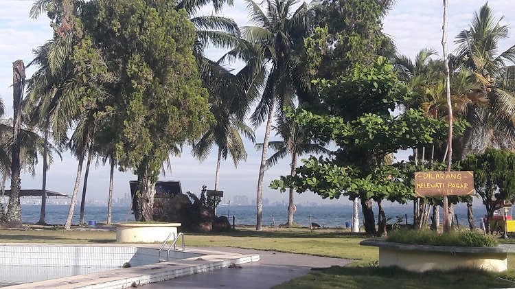 Pantai Tanjung Pinggir Batam