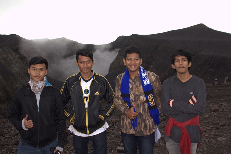 Kawah Gunung Marapi Sumatra Barat