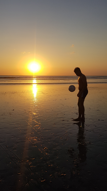Main Bola di Pantai Kuta