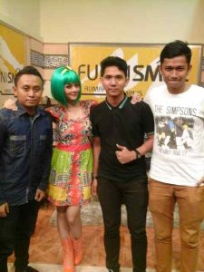 Yuk Keep Smile Live Trans TV