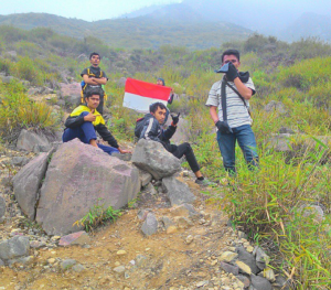 Perjalanan menuju puncak Gunung Talang