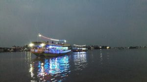 Wisata Malam di Sungai Kapuas