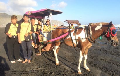 Family Trip Pantai Parangtritia