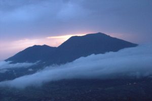 Sunset Gunung Marapi Bukittinggi